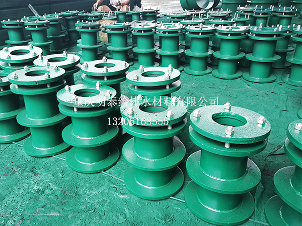 在安裝防水套管的過(guò)程中遇到承插口管線該如何安裝 在安裝防水套管的過(guò)程中遇到承插口管線該如何安裝